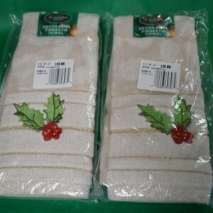NEW Set of 2 Guest Towels Holiday Fingertip Small Christmas Embroidered Cotton